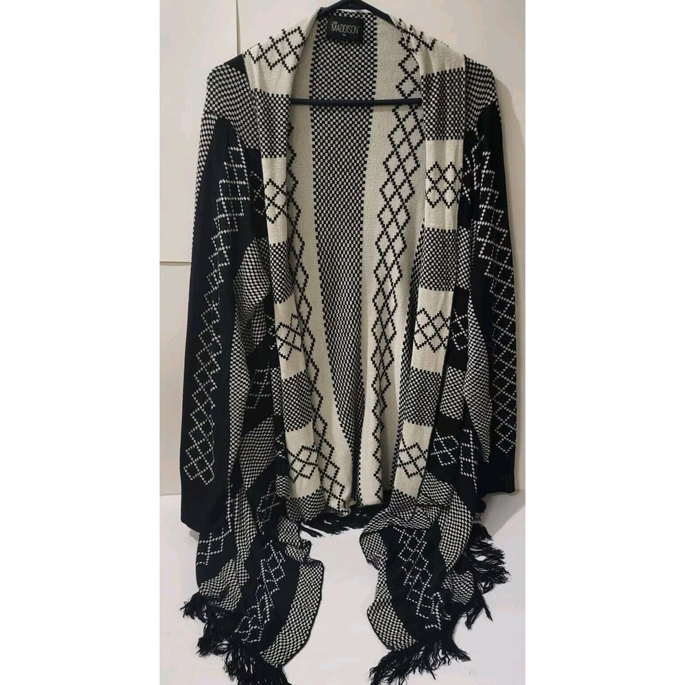 Mia Madison's Aztec Black /White Tribal Design Tunic Size 2X